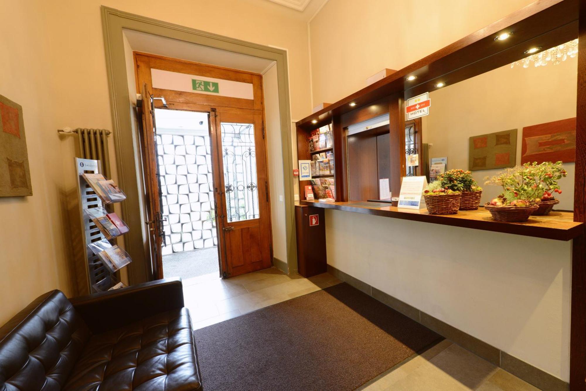 Hotel Du Marche Lausanne Ngoại thất bức ảnh