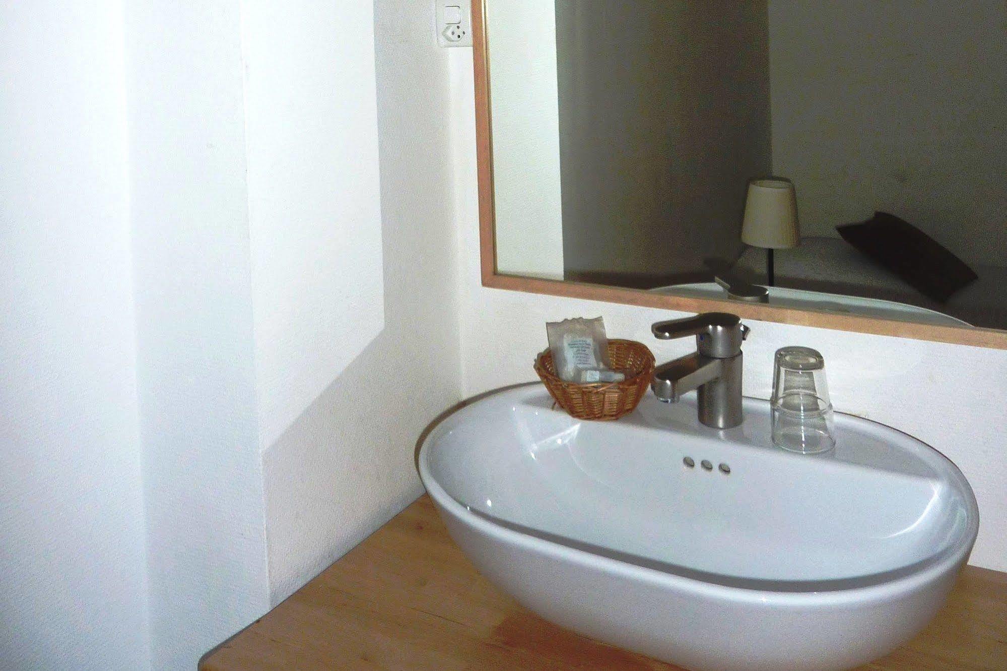 Hotel Du Marche Lausanne Ngoại thất bức ảnh